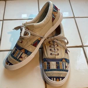 Bucketfeet Lace Up Sneakers 7